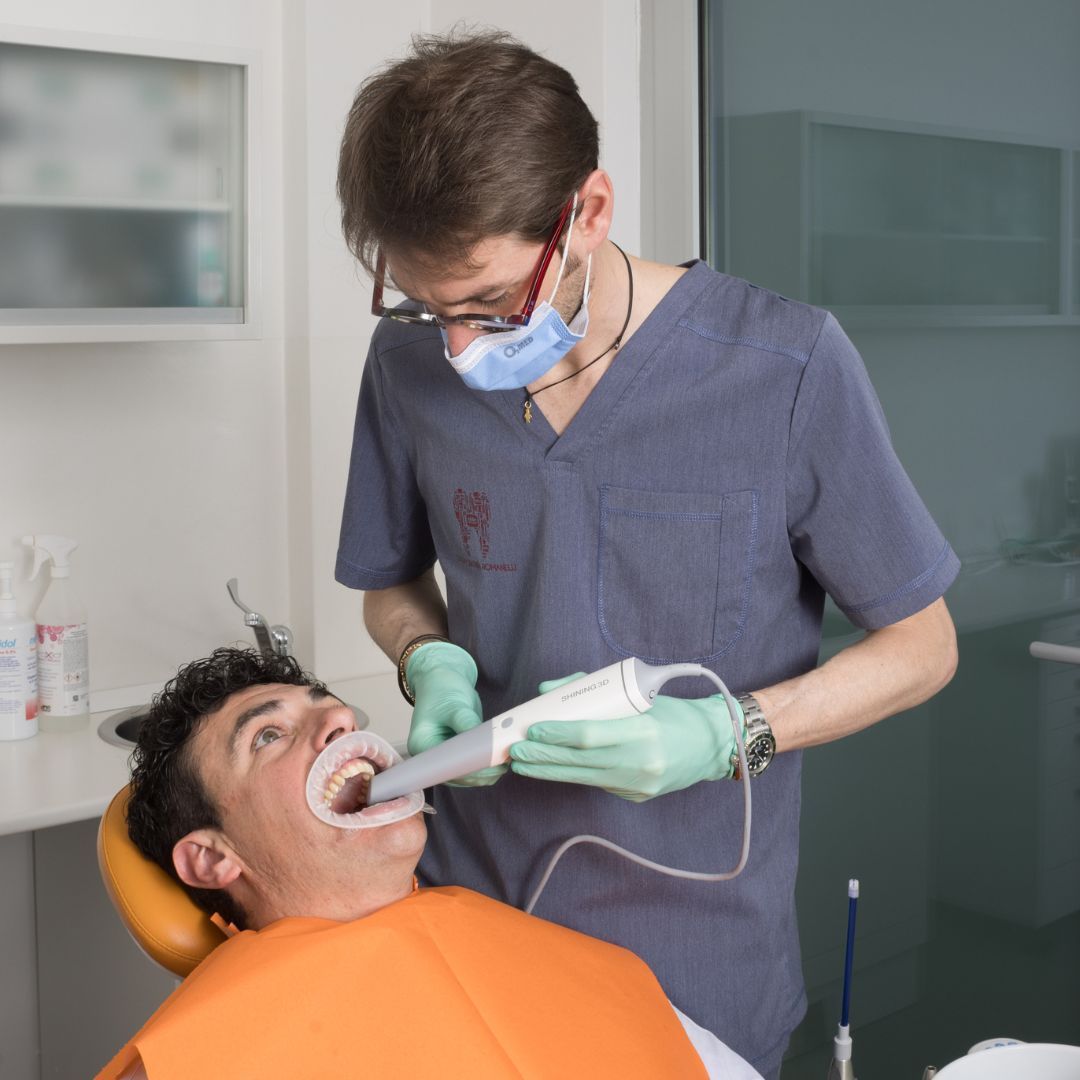 FOTO - Odontoiatria Romanelli - Studio dentistico a Sarzana