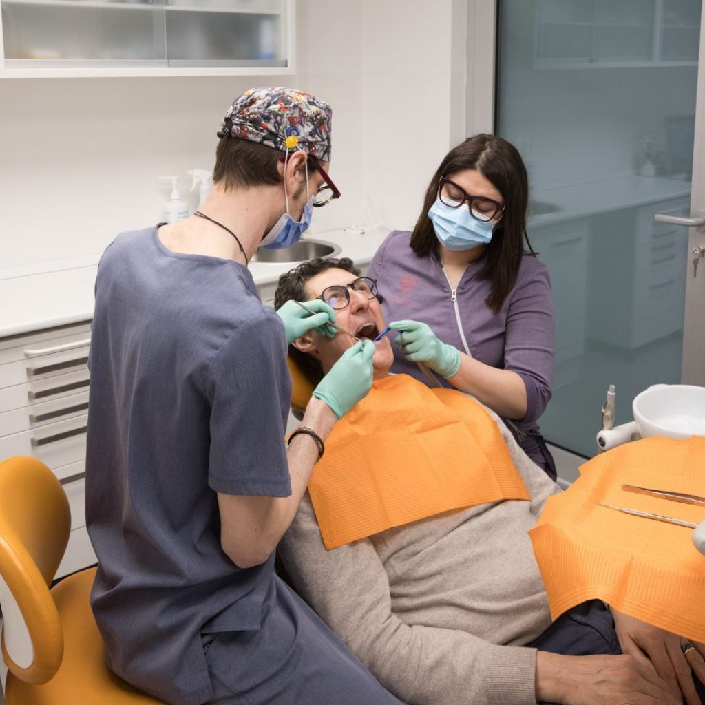 Ortodonzia trasparente 12 FOTO CI PRENDIAMO CURA DI TE - Dentista a Carrara