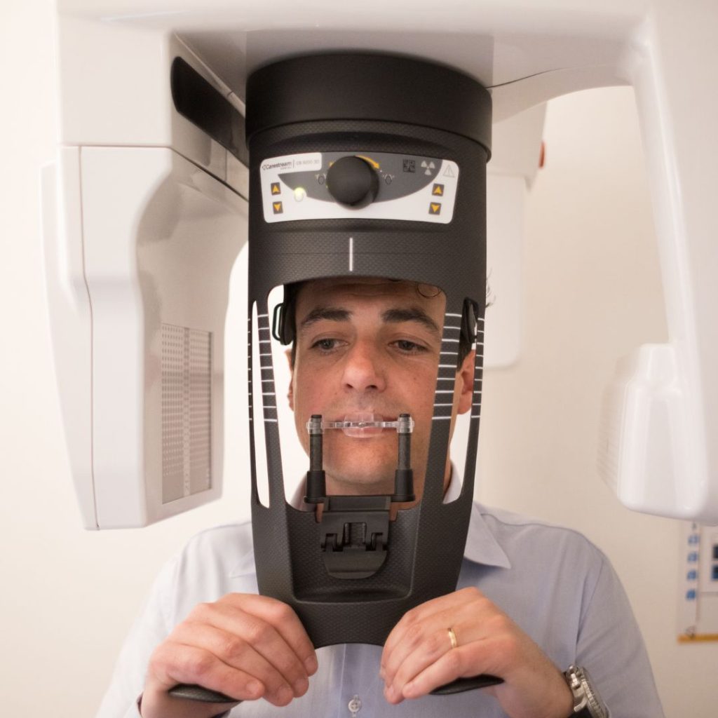 Ortodonzia trasparente 13 FOTO CI PRENDIAMO CURA DI TE - Dentista a Carrara